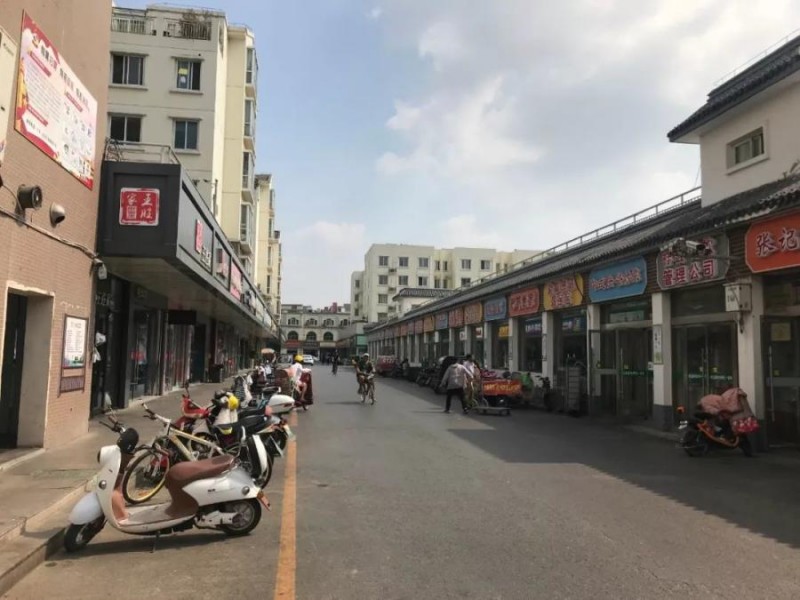 李芳常去的化妆店所在街道。叶雯/摄